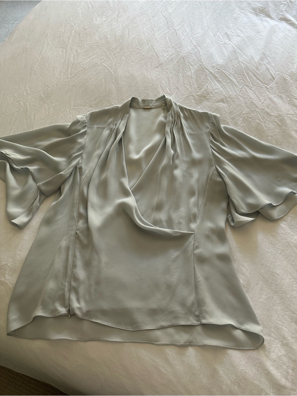 Elie Tahari Pale Blue Draped V-Neck Flutter Sleeve Silk Blouse, size large - Picture 11 of 17